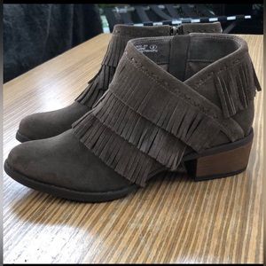 Naughty Monkey Taupe Suede Leather Fringe Ankle Booties Boots 
Size 8